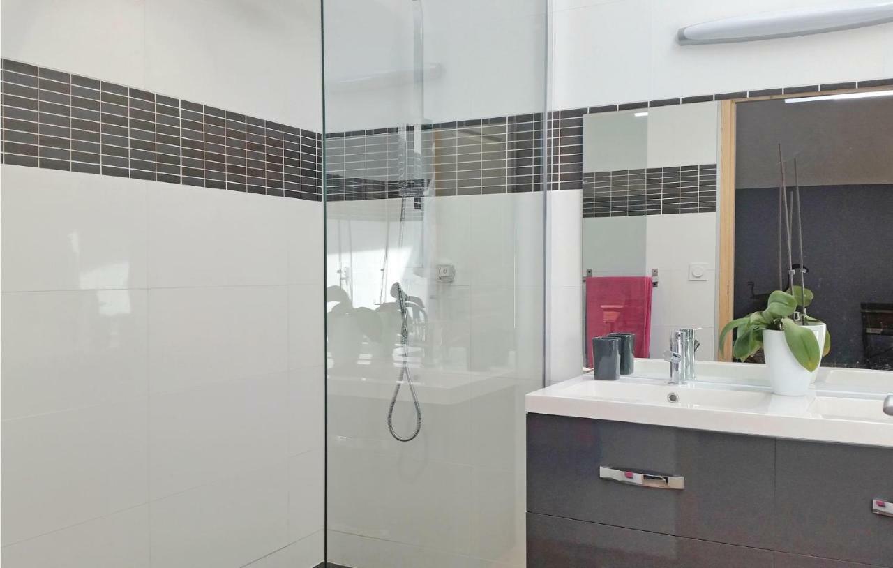 2 Bedroom Amazing Home In Narbona Esterno foto