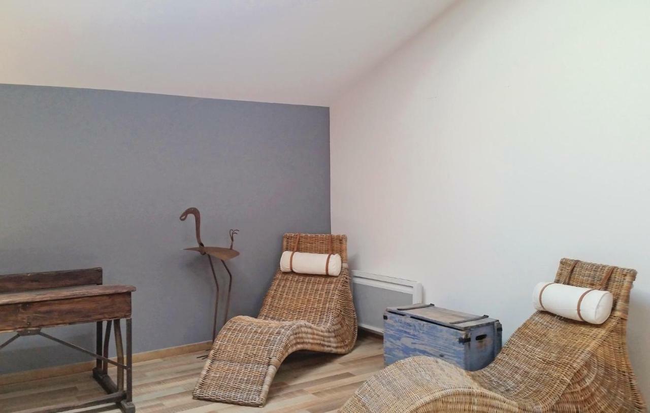2 Bedroom Amazing Home In Narbona Esterno foto